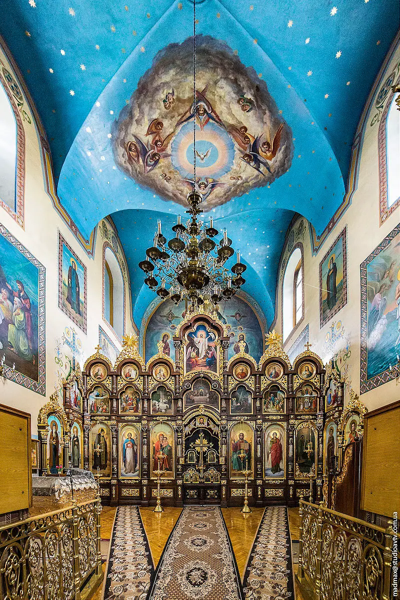 Інтер'єр храму — Кременець