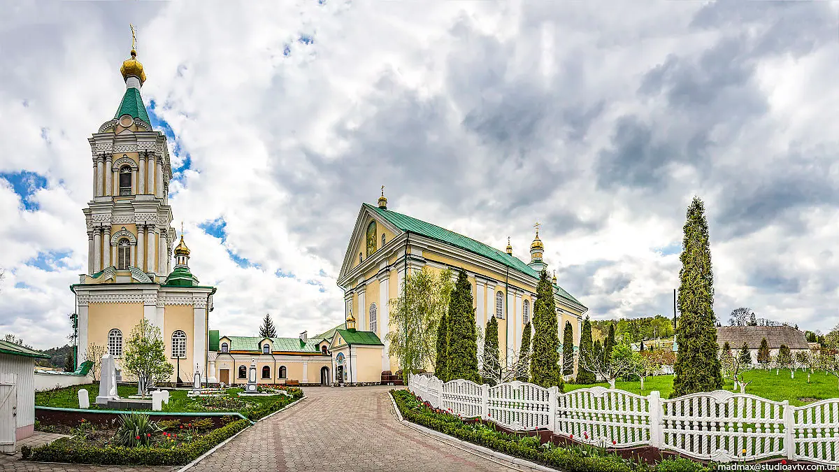 Іконостас монастирського храму — Кременець