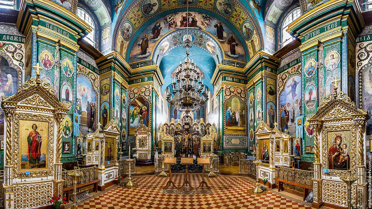 Храм серед дерев — Кременець