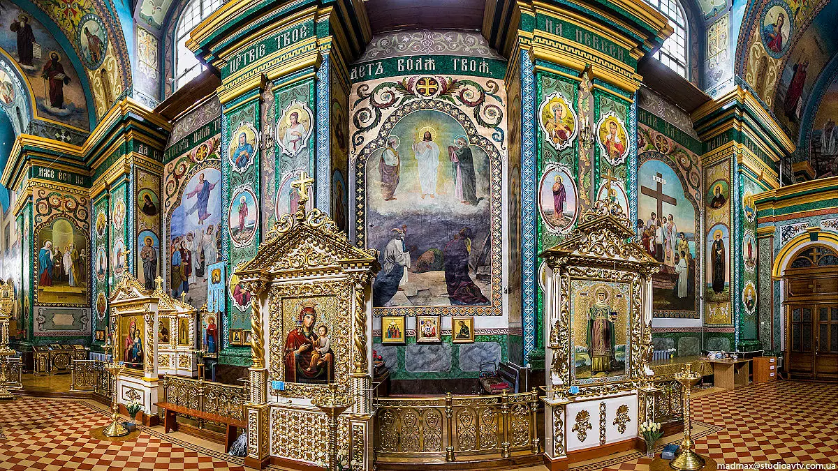Інтер'єр храму, панорама — Кременець