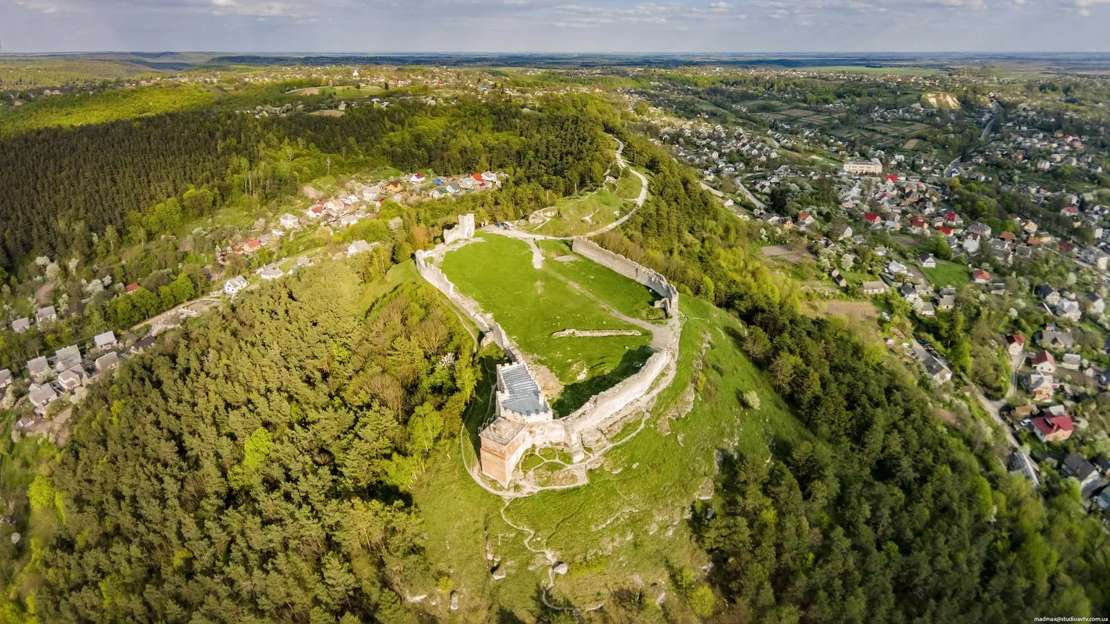 Замок на Боні з висоти, панорама — Кременець