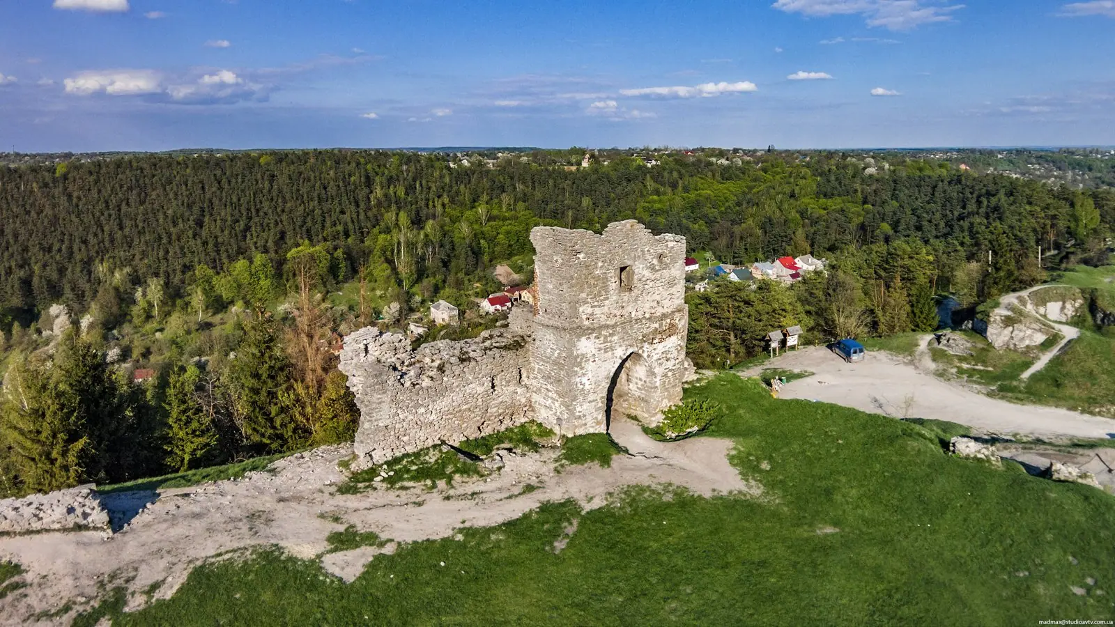 Замок і місто з дрона — Кременець