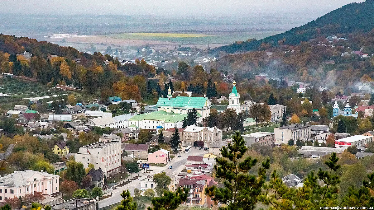 Місто й Замкова гора з висоти — Кременець