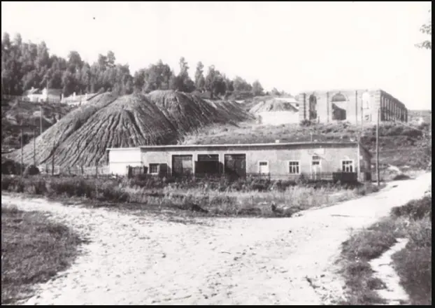 Кременецька вугільна копальня (1870–1952) — Кременець, 1912–1940-ві і сучасні фото