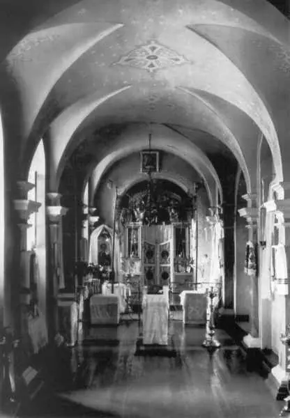 Склепінчастий коридор, старе фото — Кременець