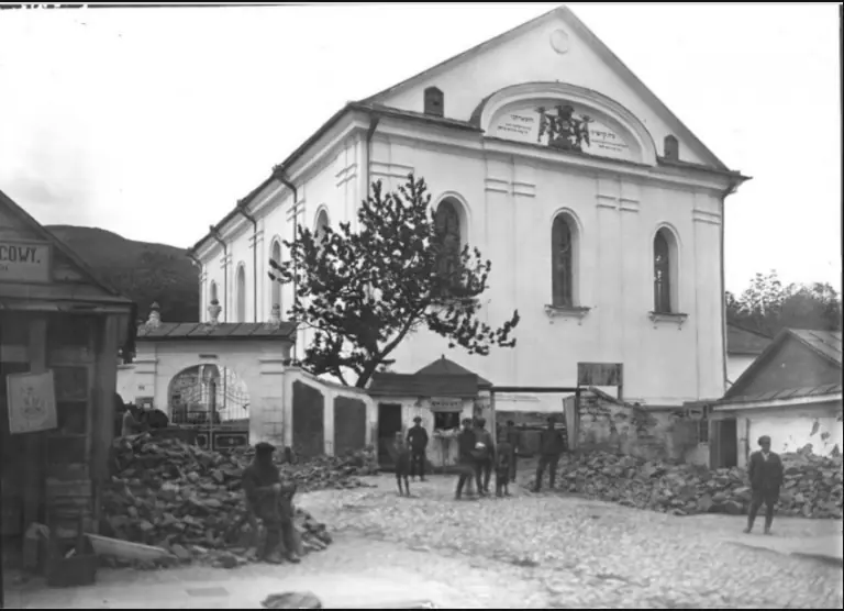 Синагога в Кременці на старому фото — Кременець