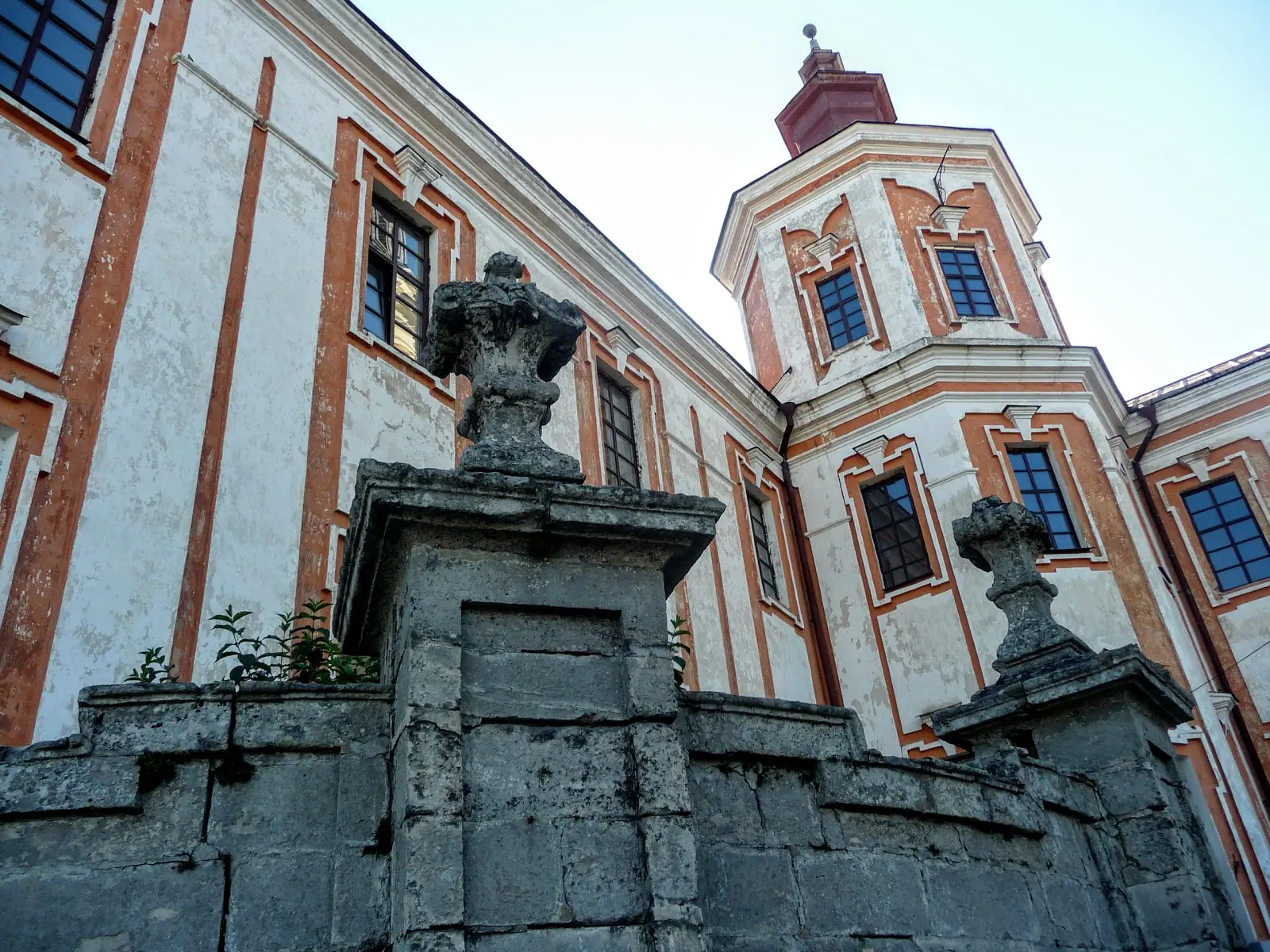 Брама і корпус колегіуму Брама і корпус колегіуму — Кременець
