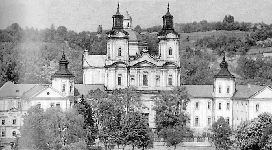 Собор і колегіум на старому фото Собор і колегіум на старому фото — Кременець