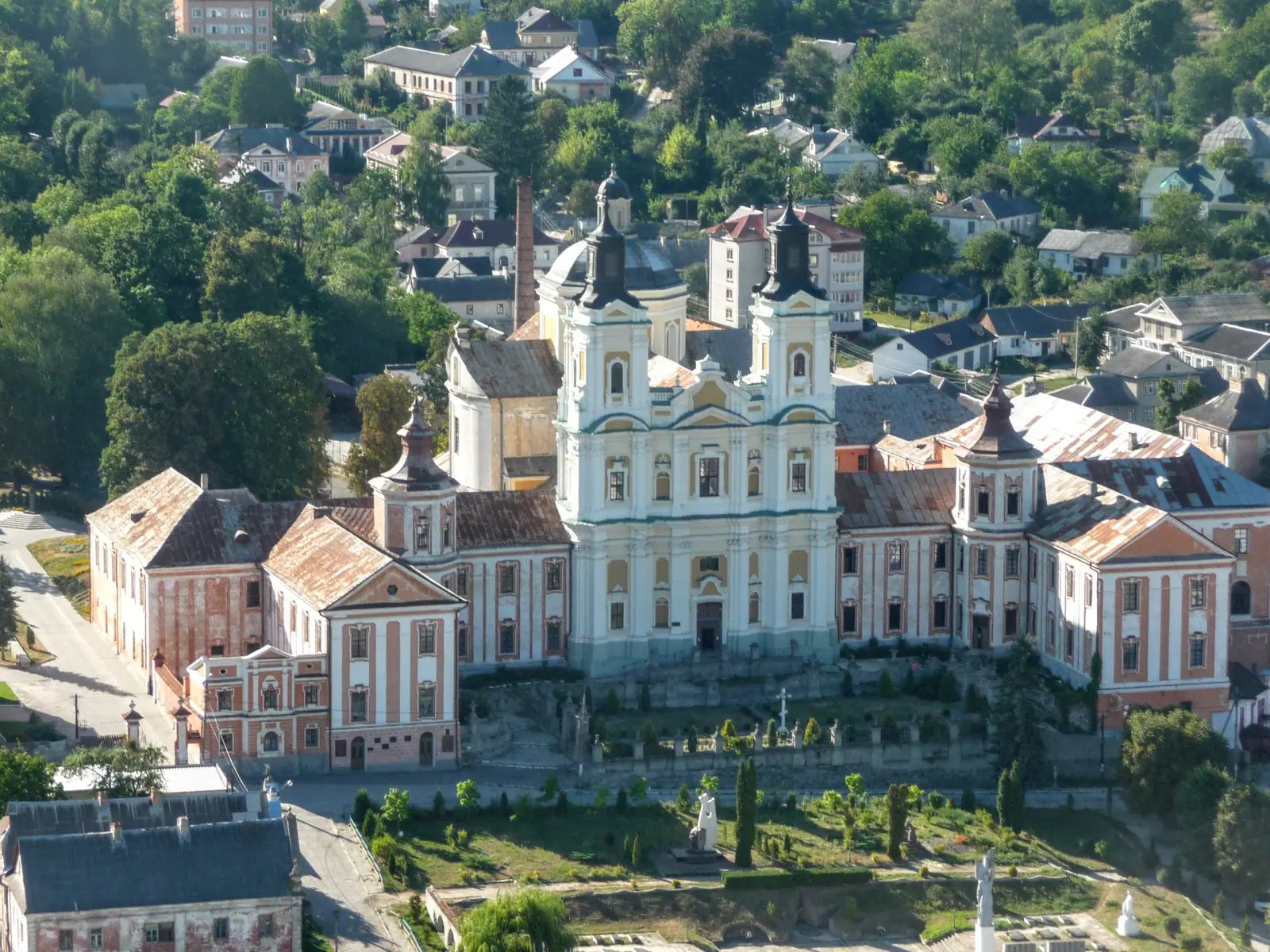 Ансамбль колегіуму з гори Бона, 2016 Ансамбль колегіуму з гори Бона, 2016 — Кременець