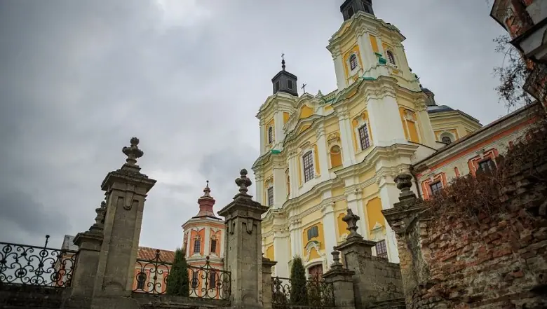 Брама і собор колегіуму Брама і собор колегіуму — Кременець