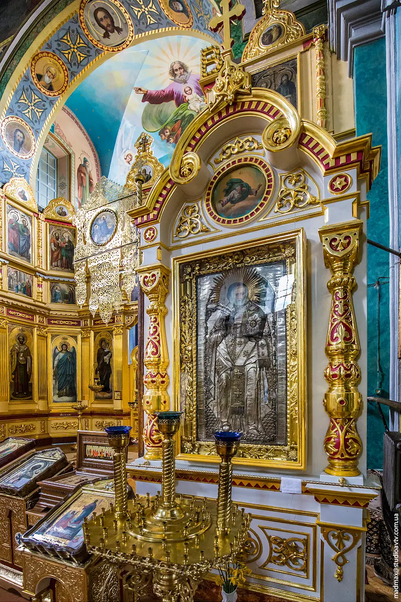 Ікона в позолоченому кіоті Ікона в позолоченому кіоті — Кременець