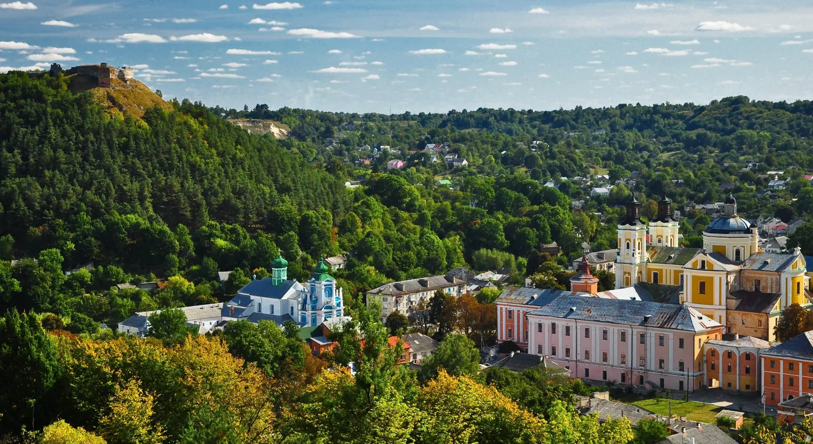Кременець серед пагорбів — Кременець