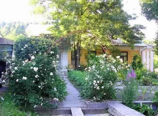 Квітучий сад — Кременець