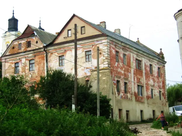 Стара кам'яниця біля колегіуму — Кременець