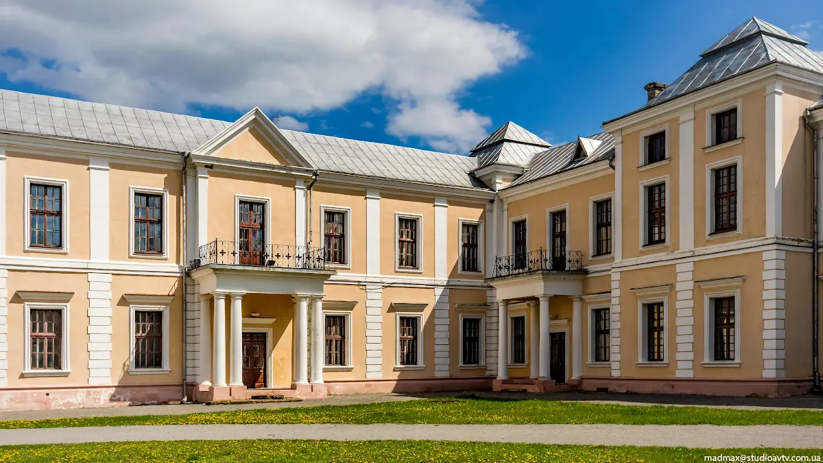 Крило палацу Крило палацу — Вишнівець