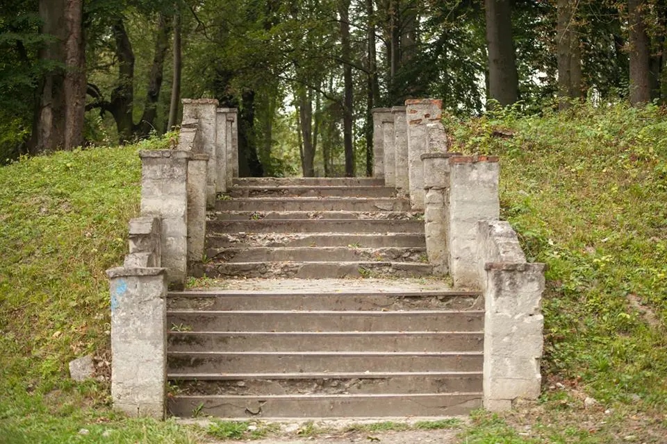 Вишнівецький палац: фасади, парк і територія — Вишнівець, фото 6 з 45