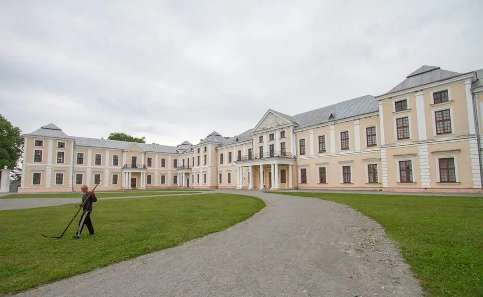 Вишнівецький палац: фасади, парк і територія — Вишнівець, фото 7 з 45