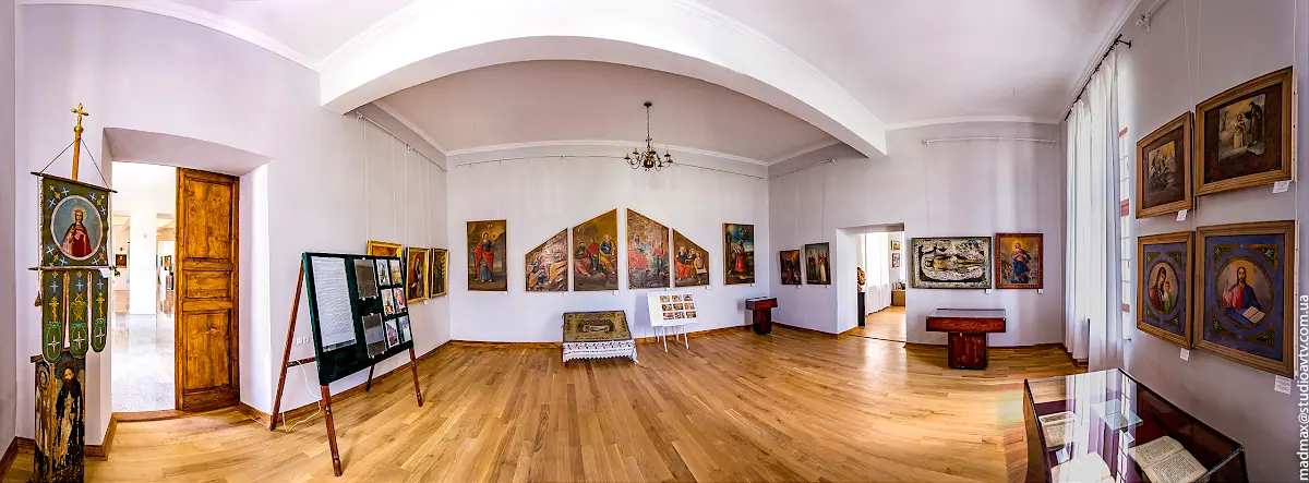 Виставкова зала Виставкова зала — Вишнівець