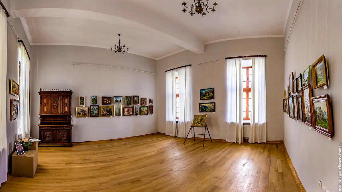 Кімната з іконами Кімната з іконами — Вишнівець